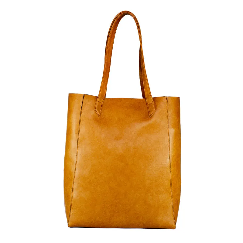 Classic Tote in Camel from Canussa