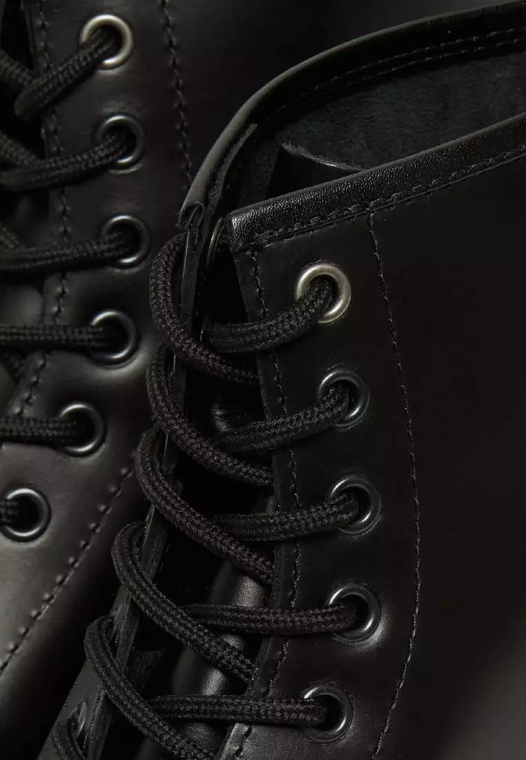 Dr. Martens 1460 STUD II ATLAS STATUS INTRO