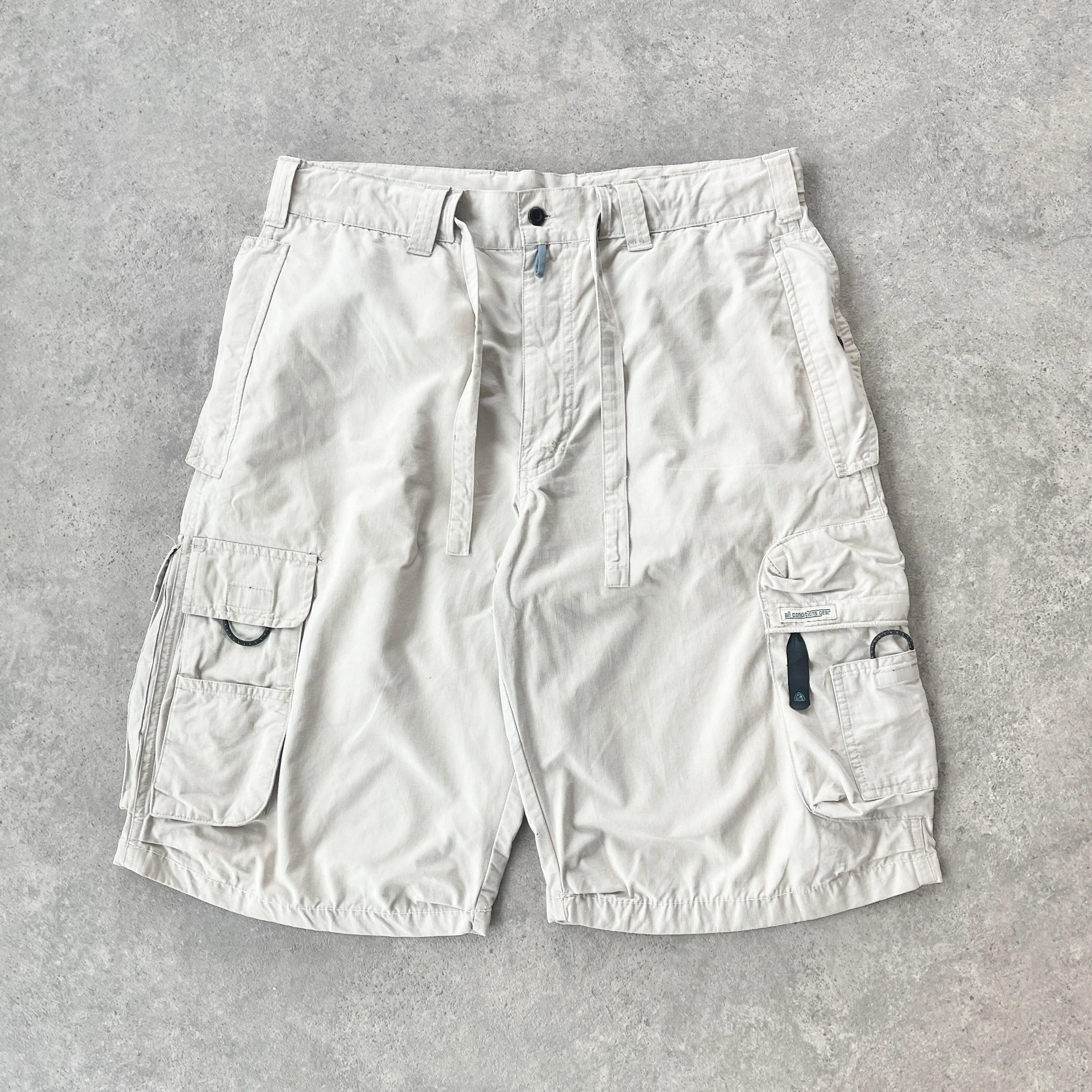 Nike ACG 2000s convertible technical cargo shorts (L)