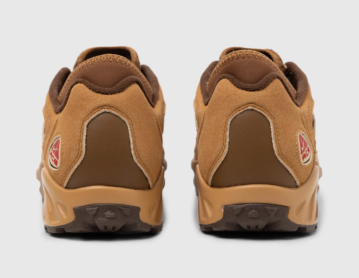 Nike ACG Air Exploraid Flax / Gym Red / Cacao Wow - British Tan