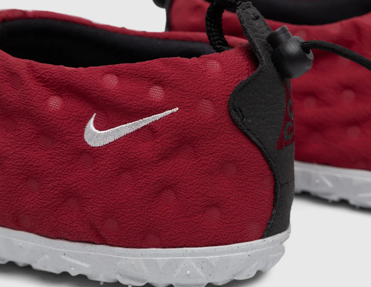 Nike ACG Moc Team Red / Summit White - Team Red