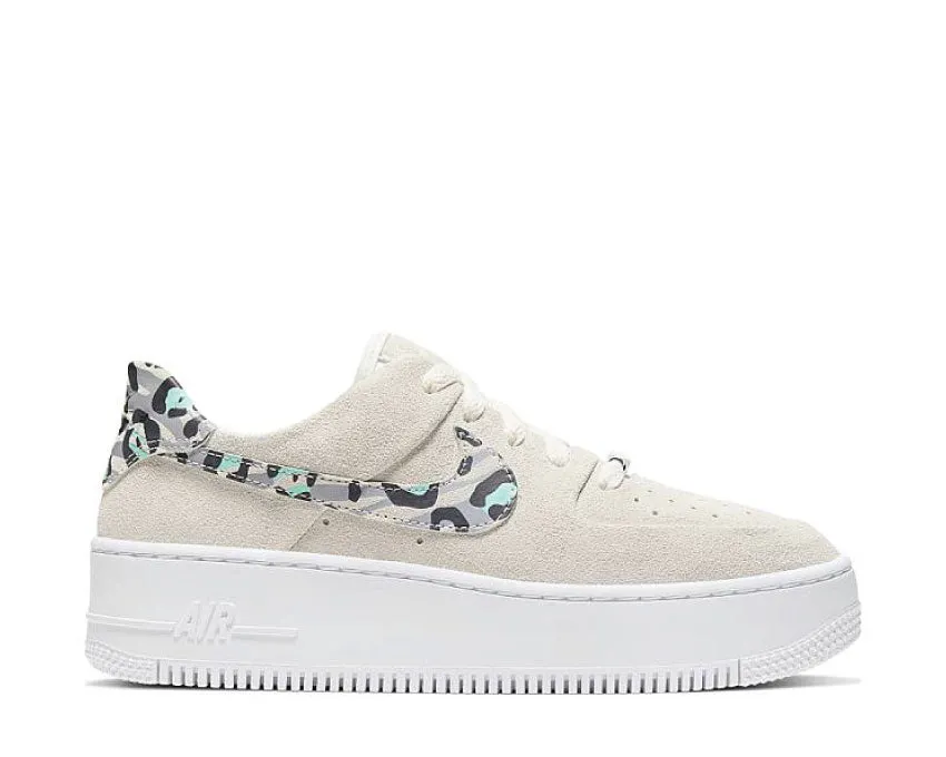 Nike W Air Force 1 Sage Low