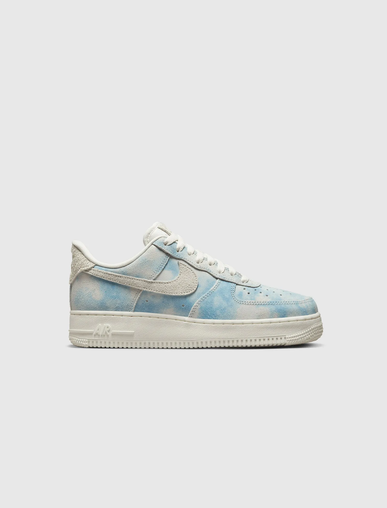 NIKE WOMEN'S AIR FORCE 1 '07 SE 