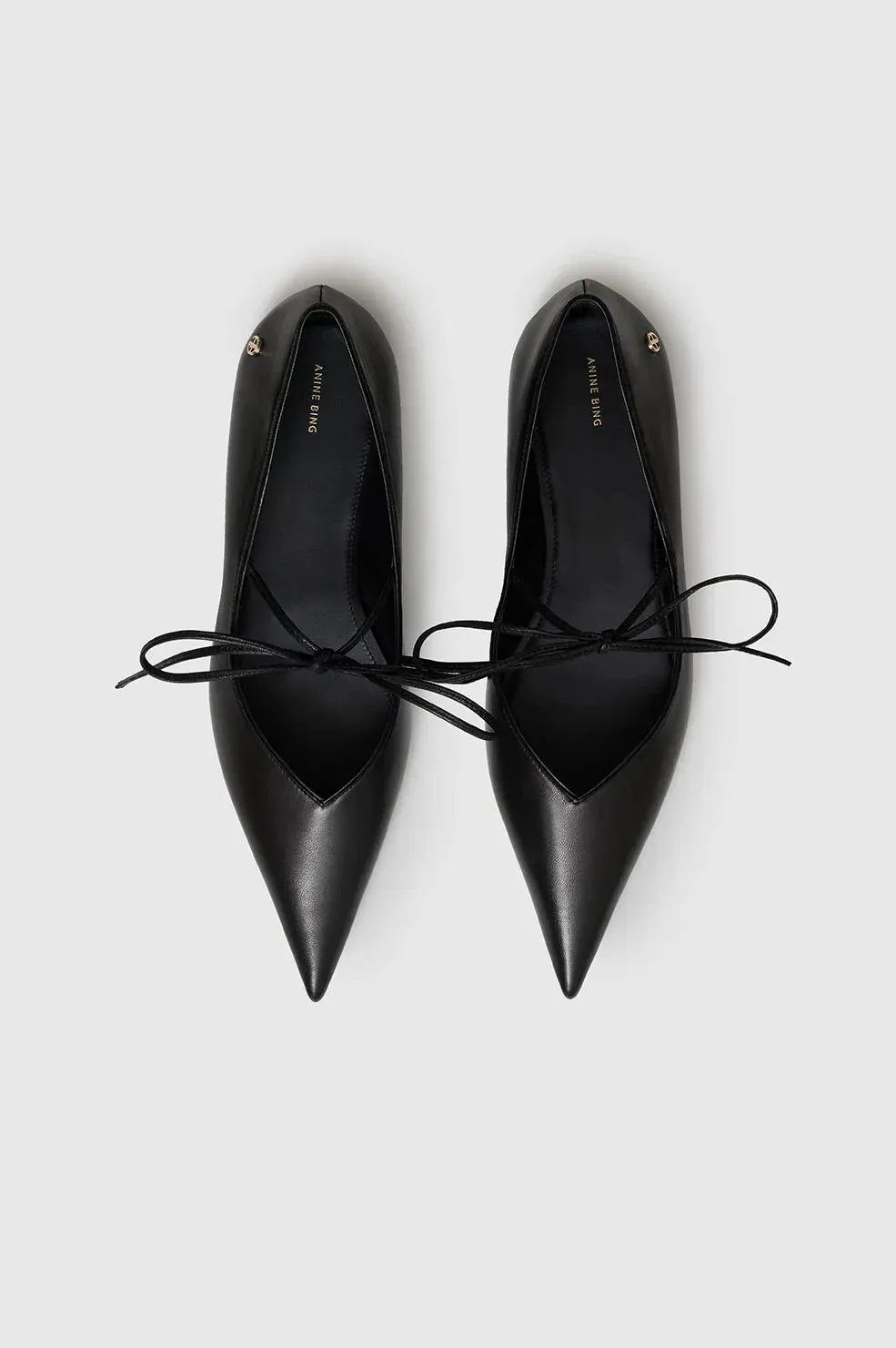 Nikki Flats in Black