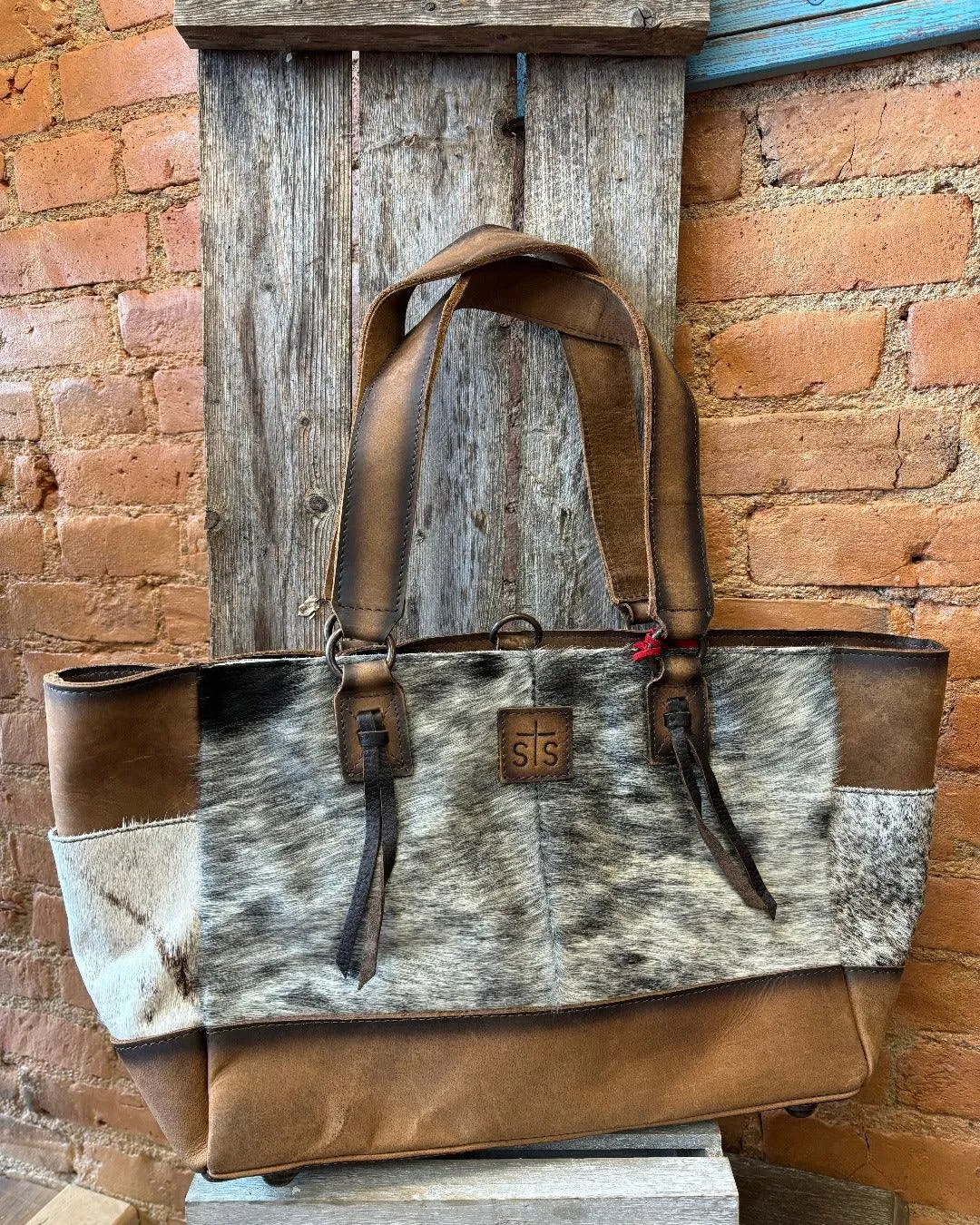 STS Cowhide Hair-On Conceal Carry Montana Tote STS30455