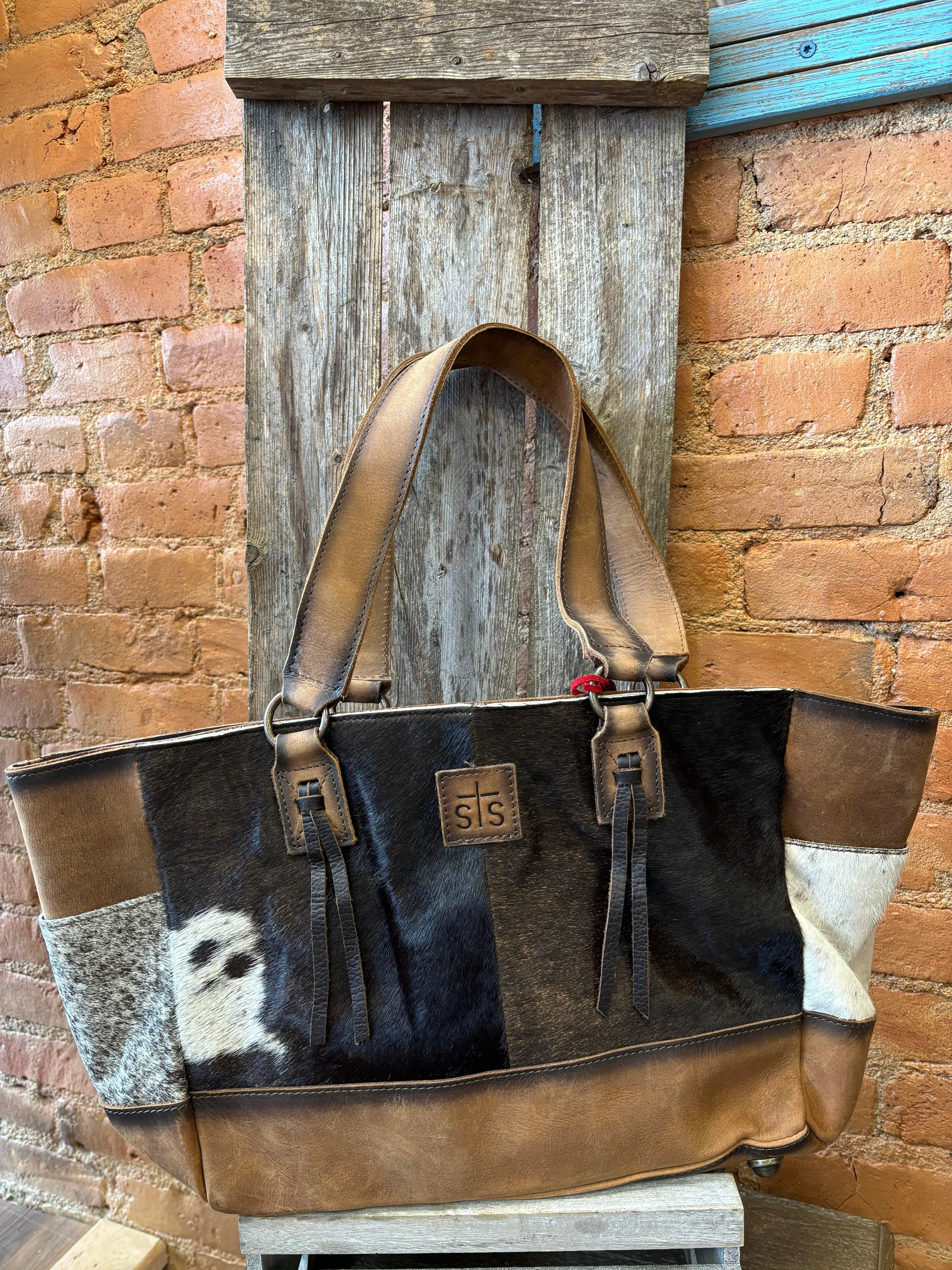 STS Cowhide Hair-On Conceal Carry Montana Tote STS30455