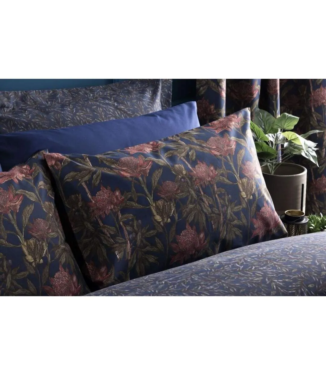 Wild garden duvet cover set navy/pink Belledorm